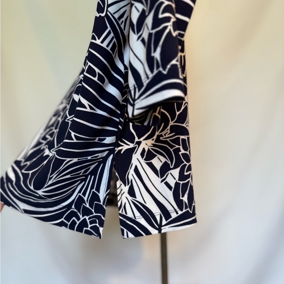 Pappagallo Navy & White Floral Tunic Top PM - Picture 5 of 5